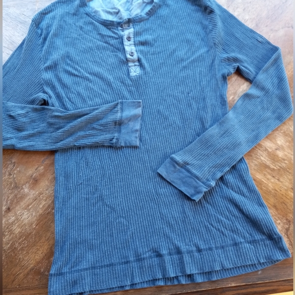 Kenneth Cole Long Sleeve!!!! - Picture 2 of 7